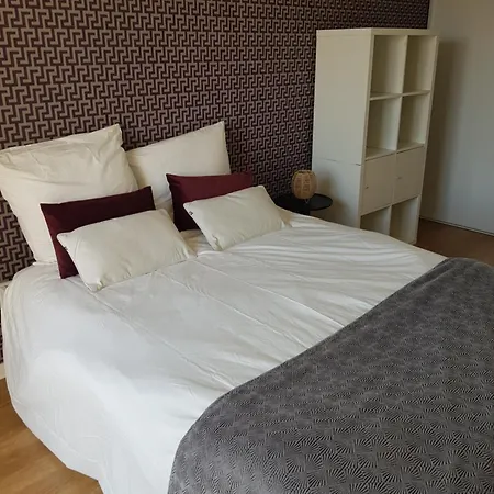 En Duplex, Proche Du Centre Ville, Parking Prive