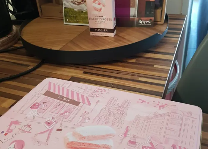 Proche Du Centre Ville, Parking Privé *