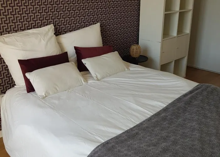 En Duplex, Proche Du Centre Ville, Parking Prive