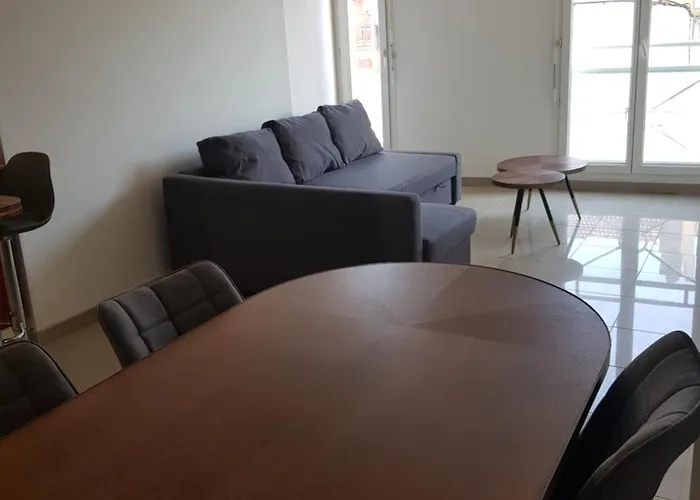 Proche Du Centre Ville, Parking Privé *